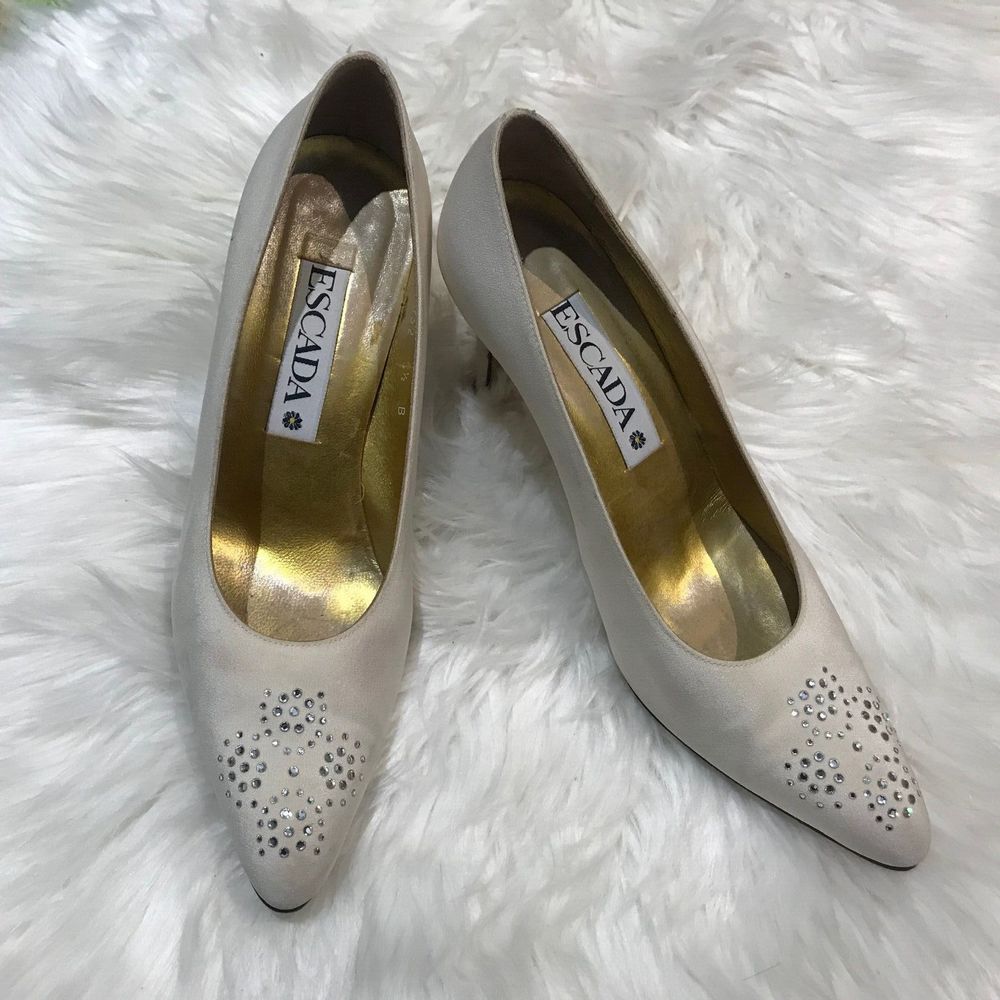 Vintage Escada Ivory Satin Heels w/ Gold Studs Festival Party 8.5B Italy